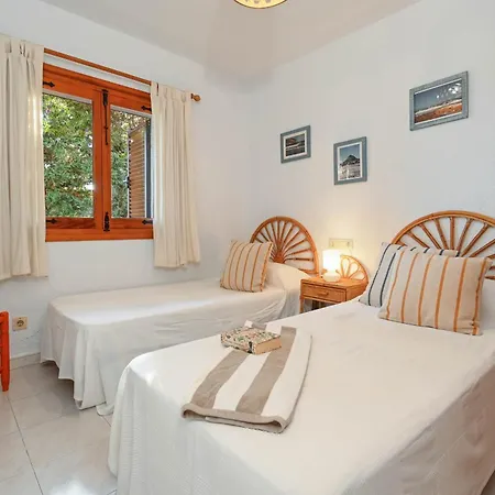 Almare By Marhen Homes Βίλα Adsubia